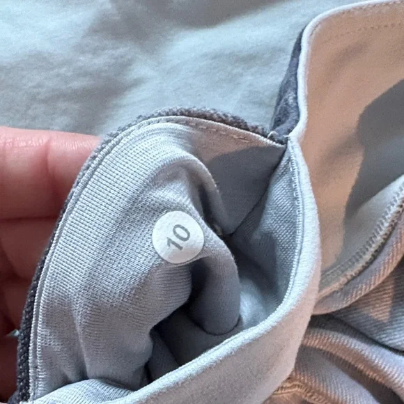 Gray and Black Tie-Dye lululemon Leggings - Picture 6 of 6